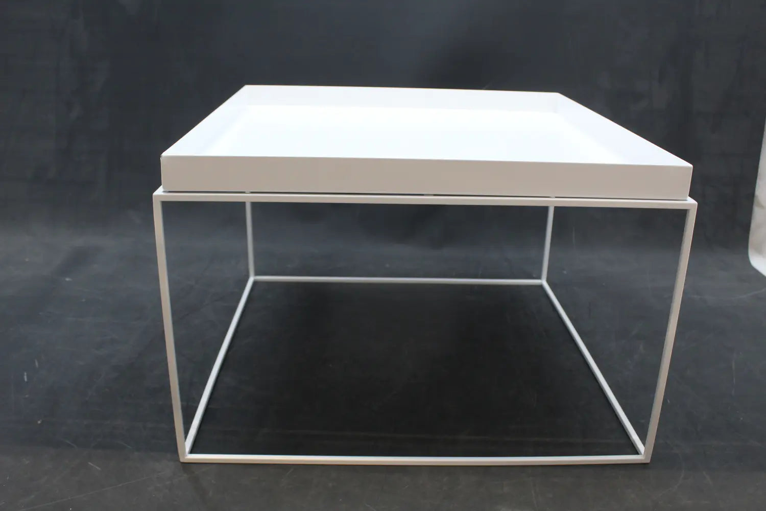 B-Ware Hay Tray Couchtisch Beistelltisch Loungetisch Tisch Sofatisch Siehe Text/Foto - 5710441005643