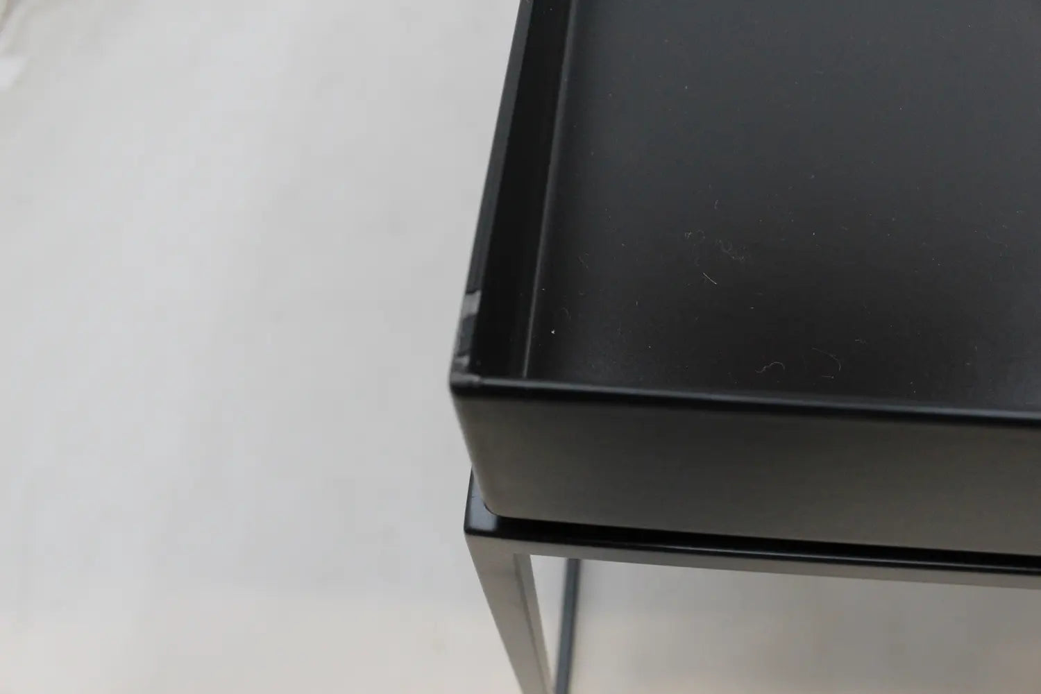 B-Ware Hay Tray Table Tisch Beistelltisch Couchtisch Sofatisch 60x60cm Siehe Text/Foto - 5710441005650