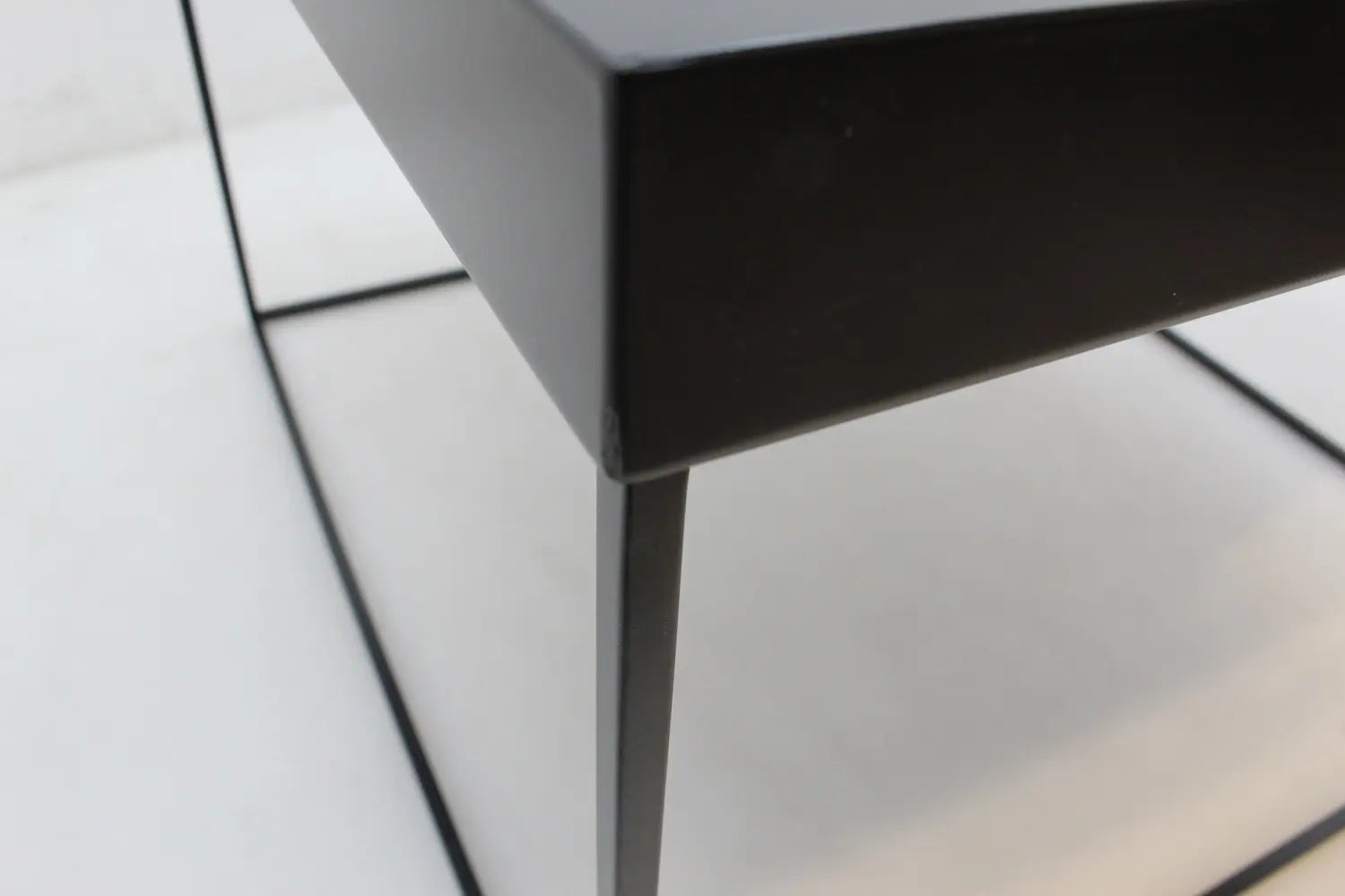 B-Ware Hay Tray Table Tisch Beistelltisch Couchtisch Sofatisch 60x60cm Siehe Text/Foto - 5710441005650