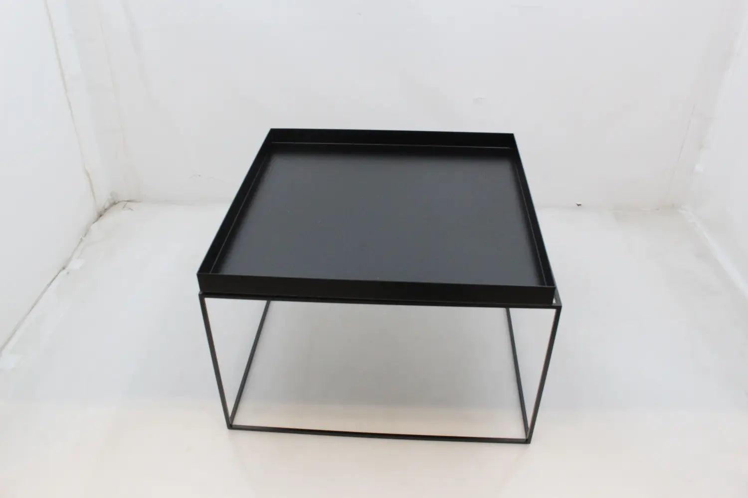 B-Ware Hay Tray Table Tisch Beistelltisch Couchtisch Sofatisch 60x60cm Siehe Text/Foto - 5710441005650