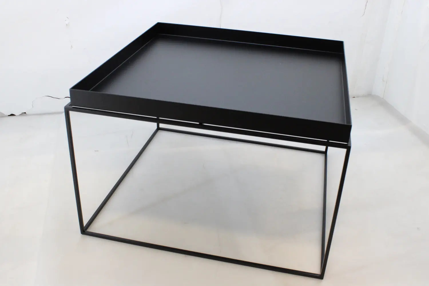 B-Ware Hay Tray Table Tisch Beistelltisch Couchtisch Sofatisch 60x60cm Siehe Text/Foto - 5710441005650