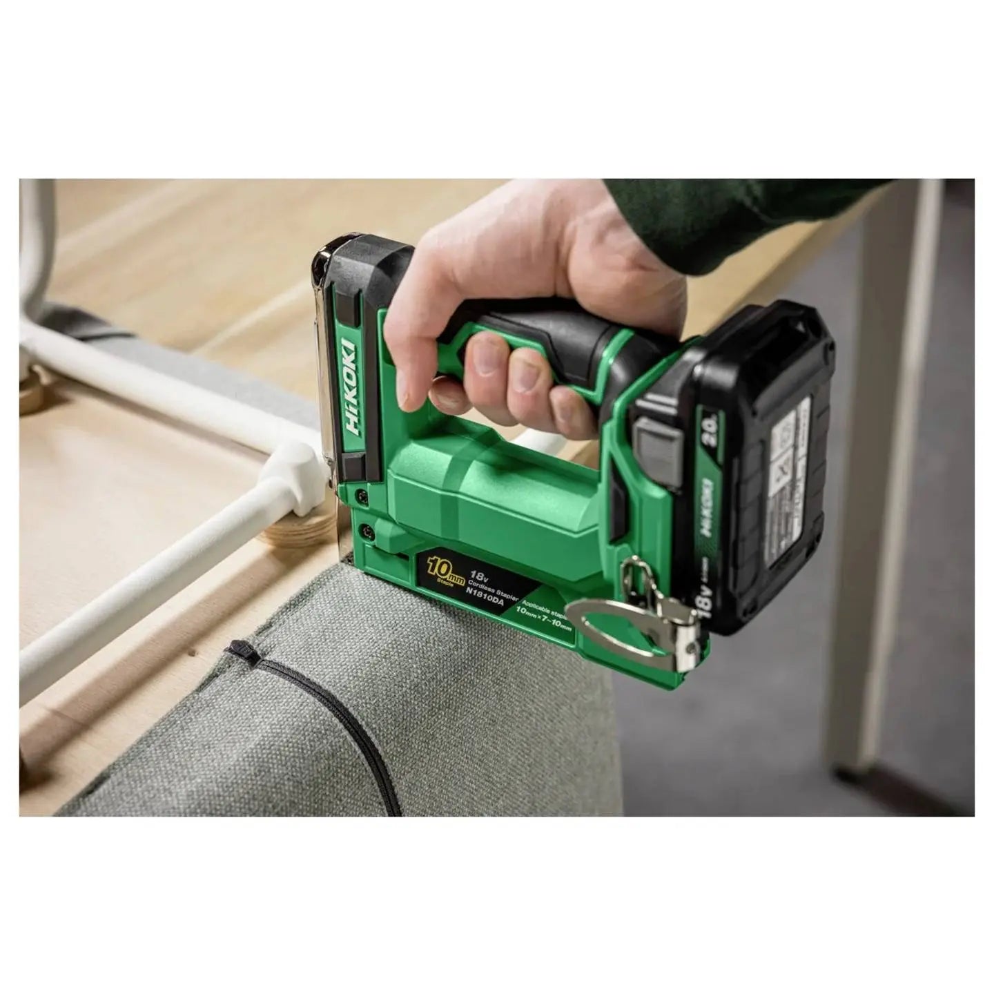 B-Ware Hi Koki Akku Nagler Klammergerät Tacker Stoff Leder Haken Schutzbrille Ohne Akku - 4966376415502
