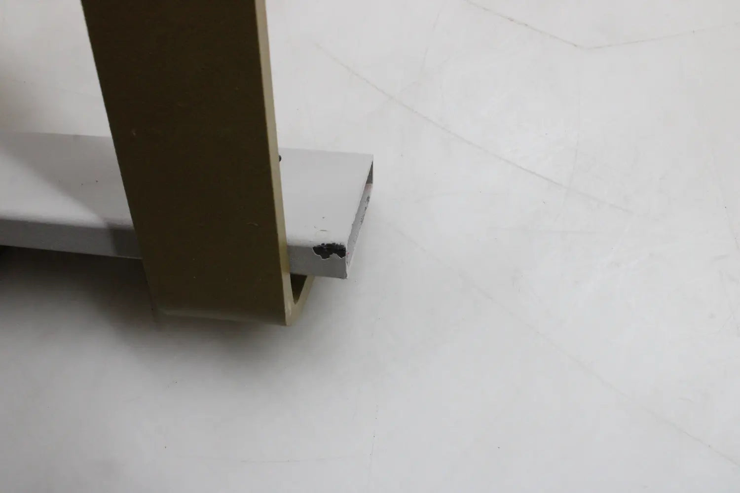 D-Ware Hübsch Interior Kleiderständer Garderobenständer Sempre Grau Olive Defektware - 5712772133316
