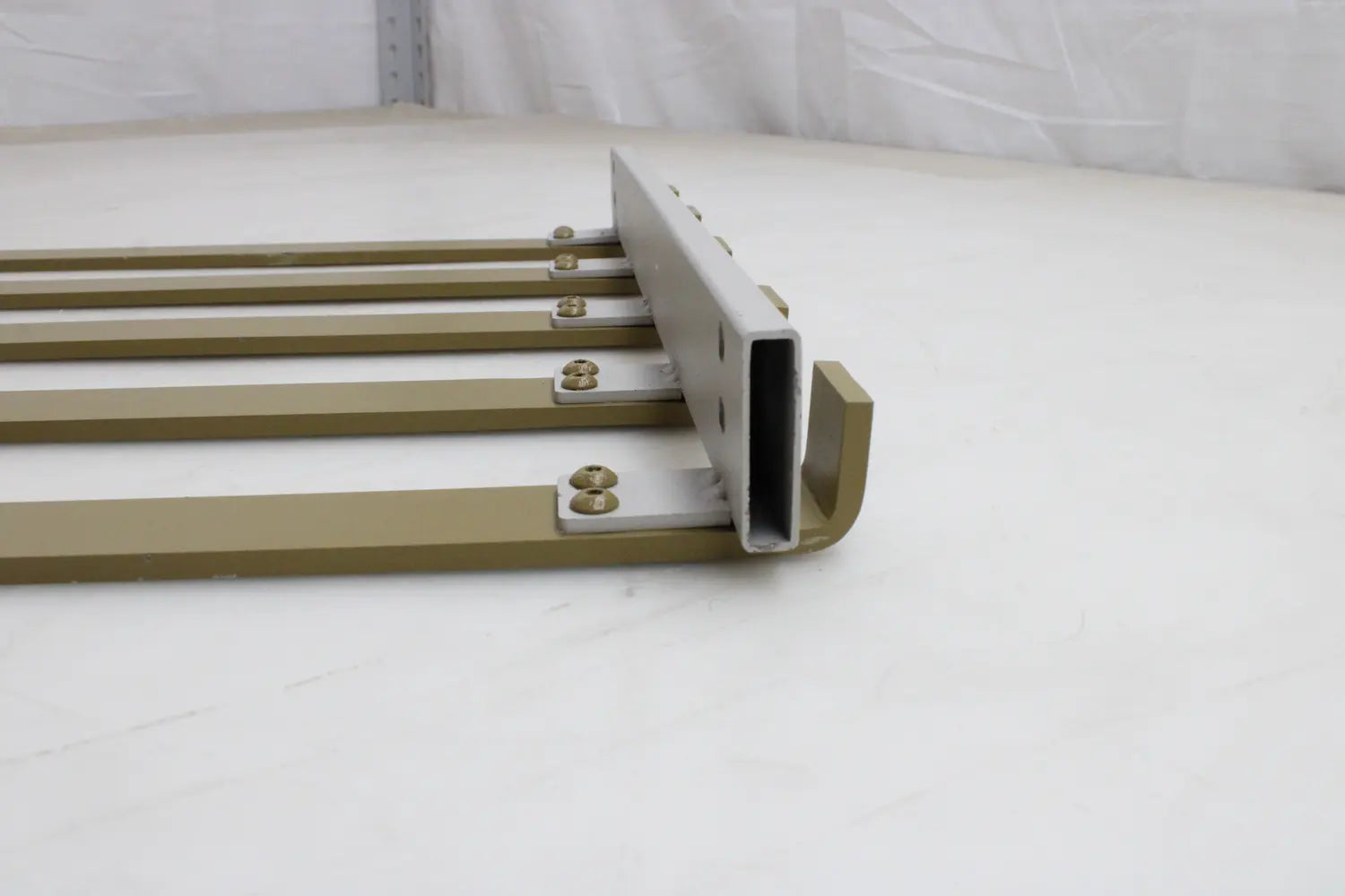 D-Ware Hübsch Interior Kleiderständer Garderobenständer Sempre Grau Olive Defektware - 5712772133316