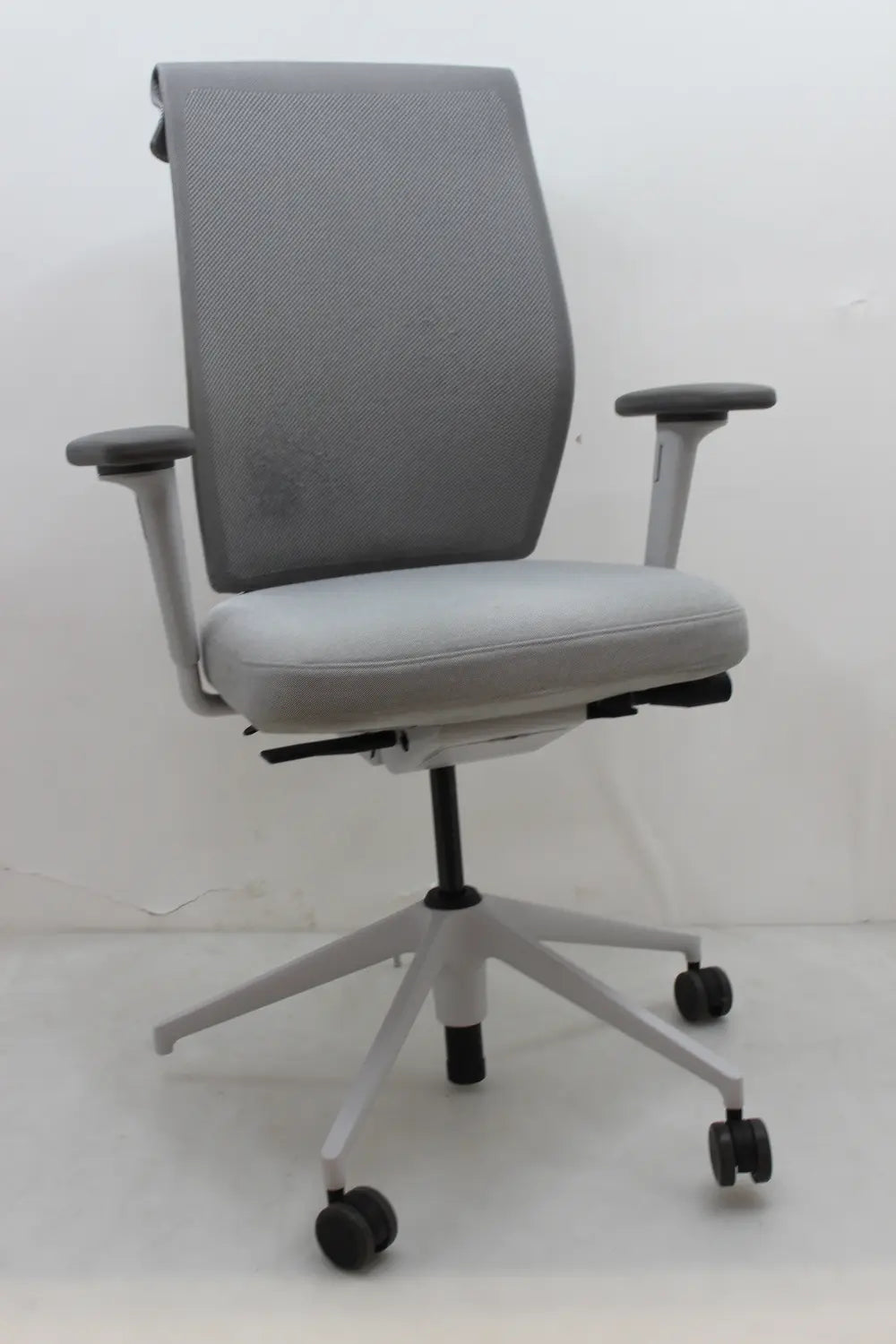 C-Ware Vitra Id Cloud Bürostuhl Creme Weiß Sierra Grau Sitzfläche Stuhl Siehe Text/Foto - 4055737132728