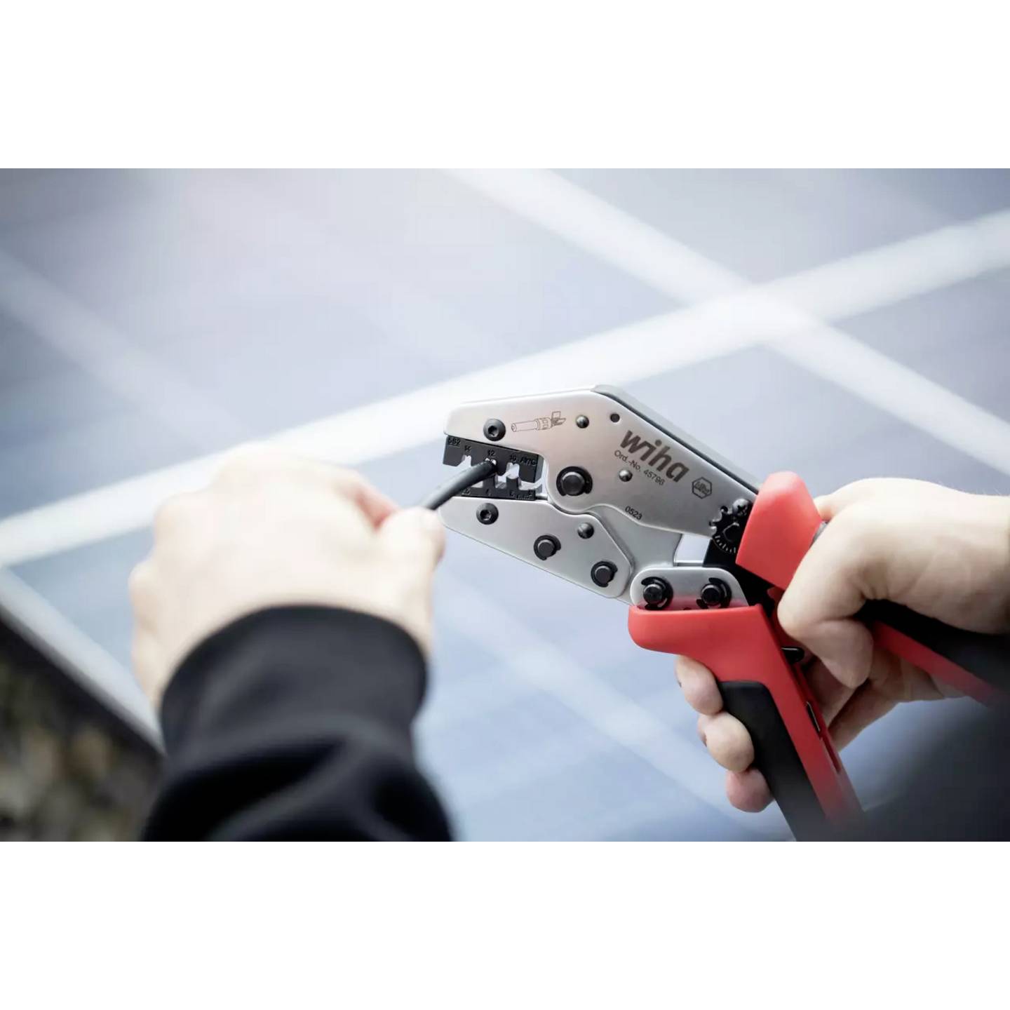 Wiha Crimpzange Photovoltaik-Verbinder MC4 45796 2,5 bis 6 mm² Handwerkzeug 680g - 4010995457969