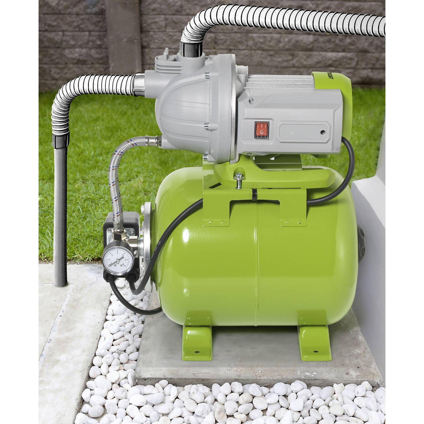 Toolcraft Hauswasserwerk 230V 4600l/h Gartenpumpe Wasserpumpe 600W 19l grün - 4064161310107