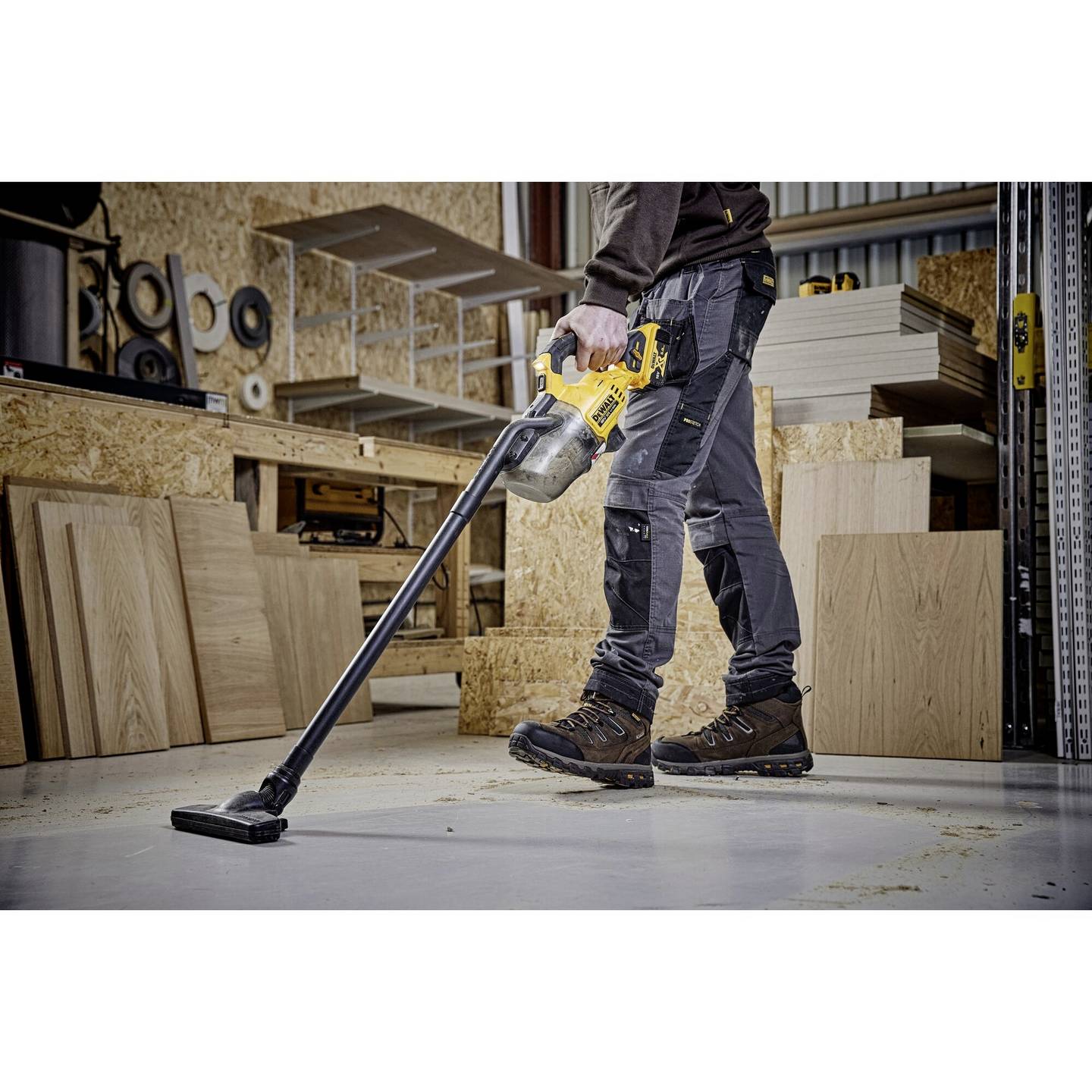 DeWalt Akku-Stabsauger 18V L-Klasse 1.302L/min 0,75L Behälter 1,9kg - 5035048738238