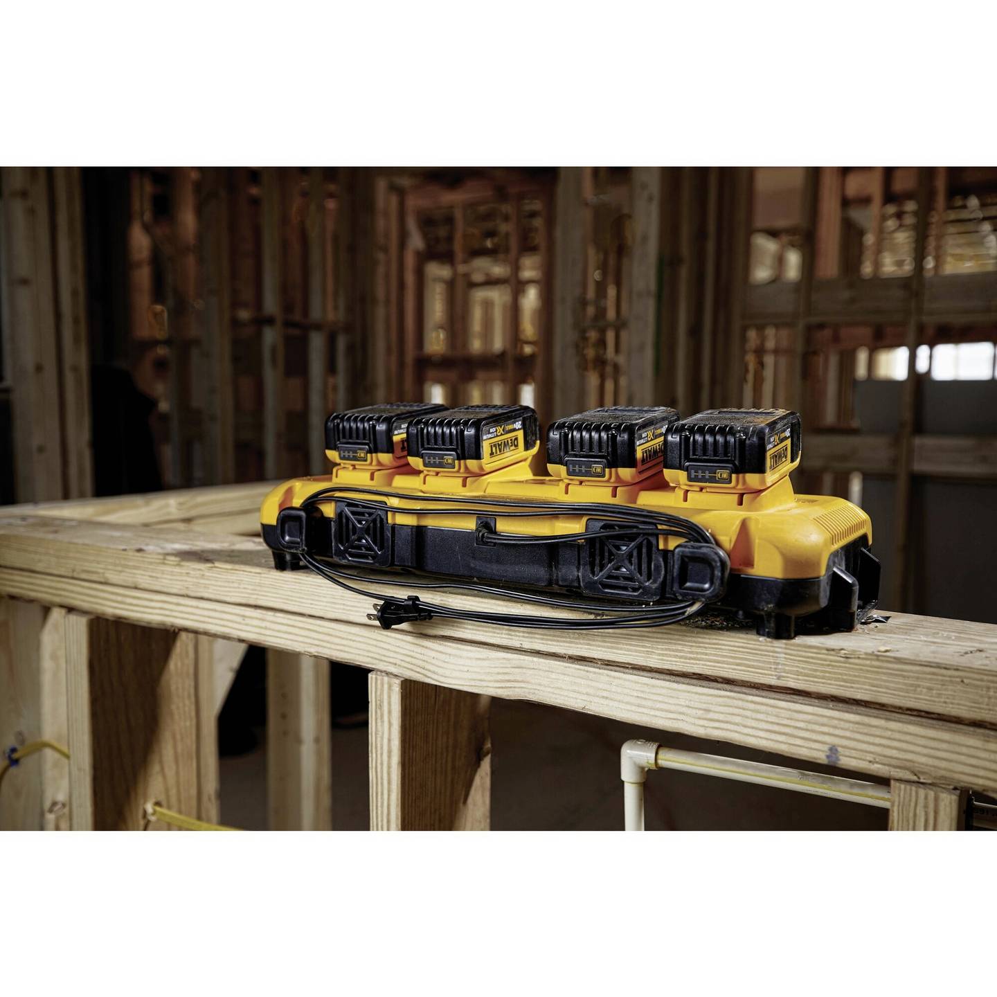 DEWALT DCB104 Schnellladegerät DCB104-QW inkl. Ladestand-Anzeige - 5035048706749