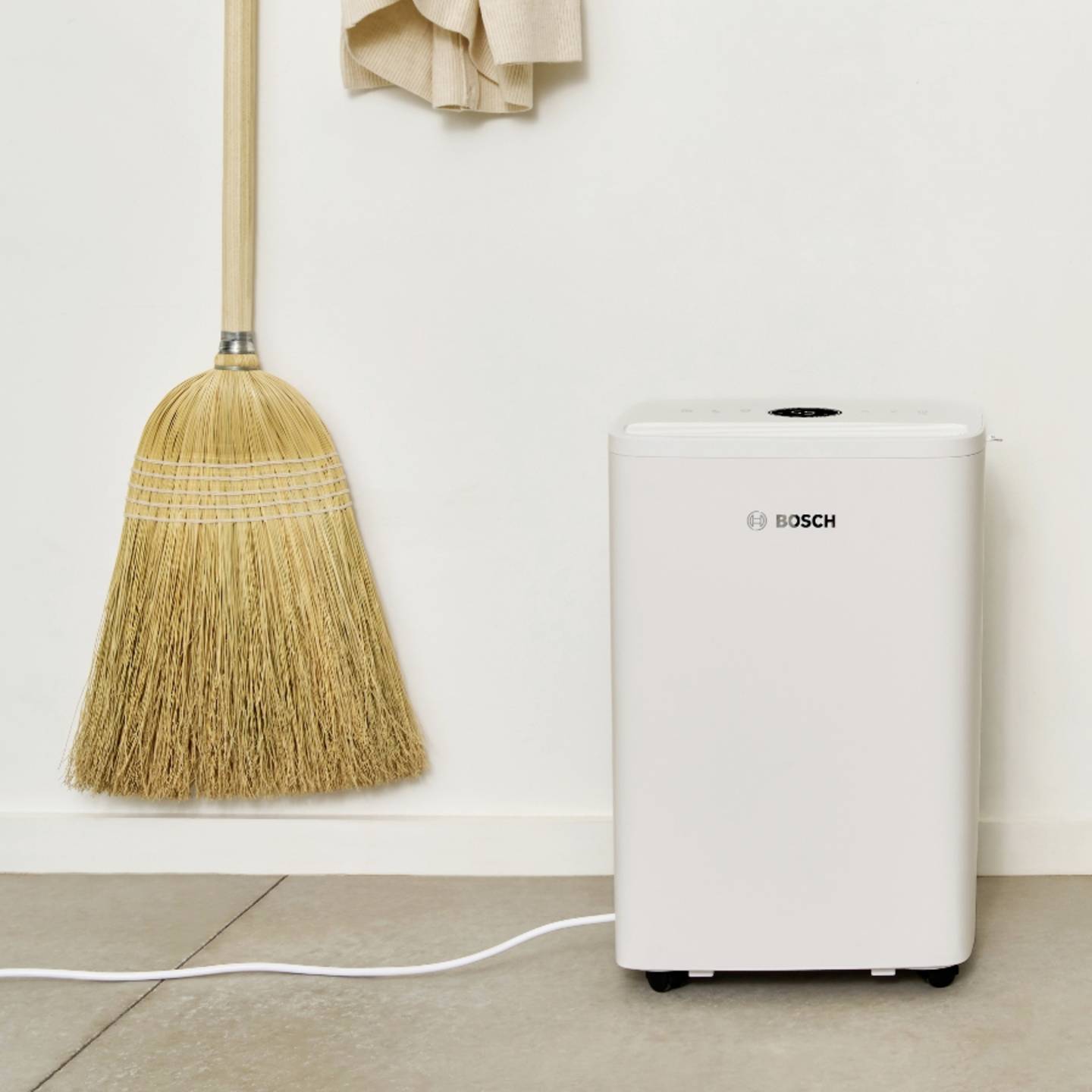 Bosch Luftentfeuchter DRY 1000 10 l/Tag für Räume bis 40 m³, leise 36 dB - 4069143047750