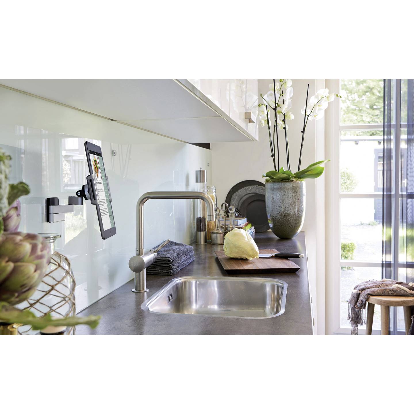 Vogel's TM 1010 Universal Tablet-Halterung für 7"-12" Tablets, ideal für Bad - 8712285326707