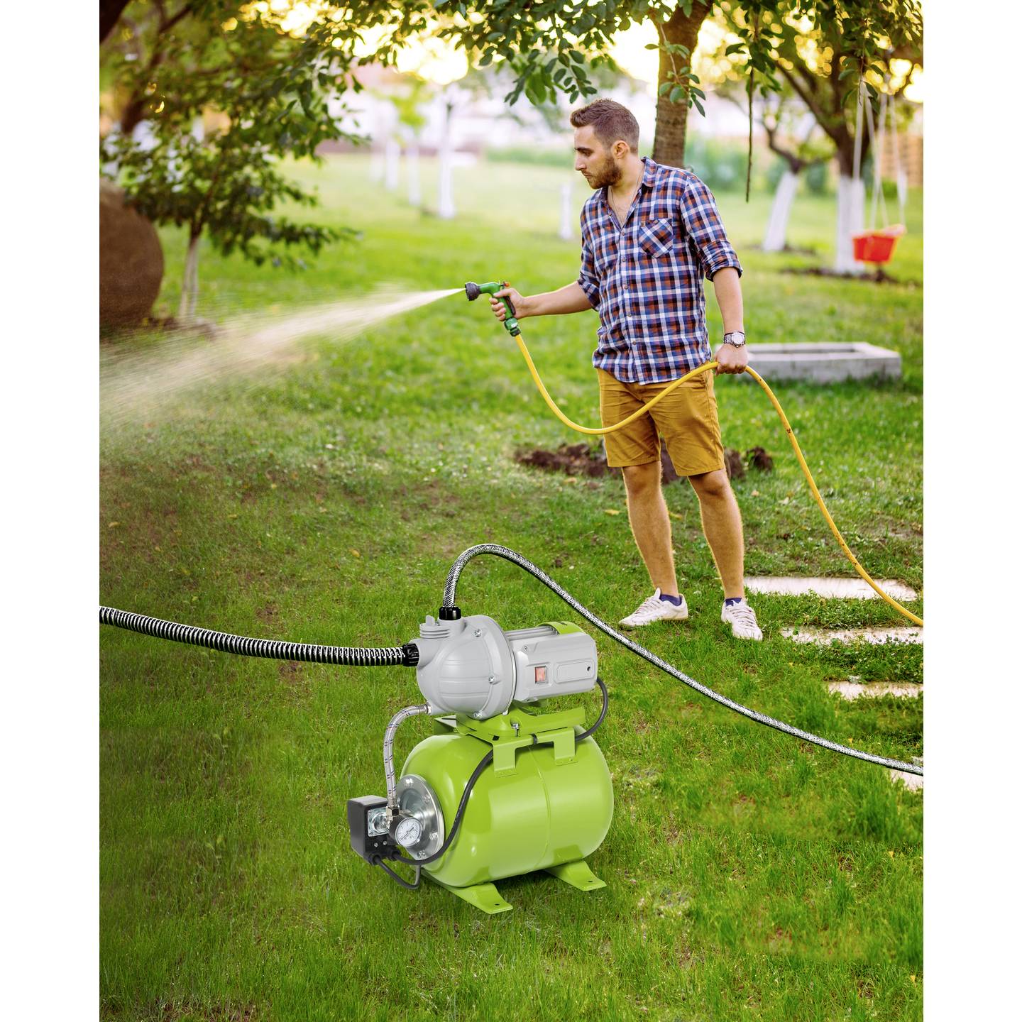 Toolcraft Hauswasserwerk 230V 4600l/h Gartenpumpe Wasserpumpe 600W 19l grün - 4064161310107