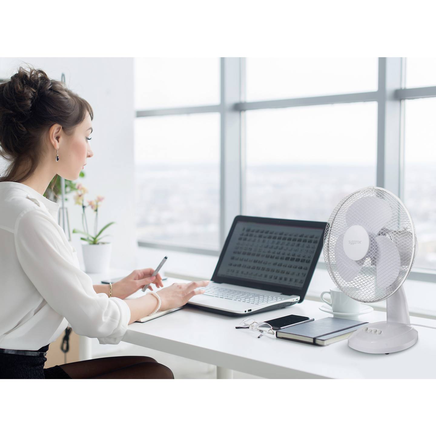 Sygonix Tischventilator 40W 3 Geschwindigkeitsstufen 85° Schwenkbereich Weiß - 4064161342573