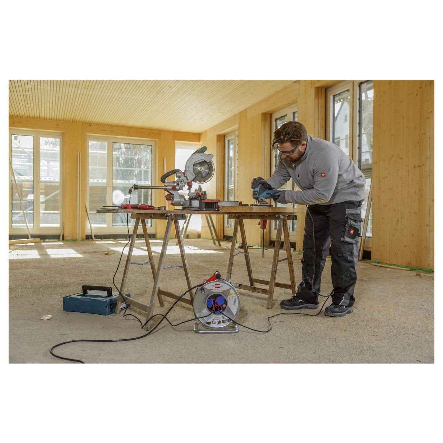 Brennenstuhl Kabeltrommel Kabelaufroller 40m Schutzkontakt-Stecker - 4007123021598