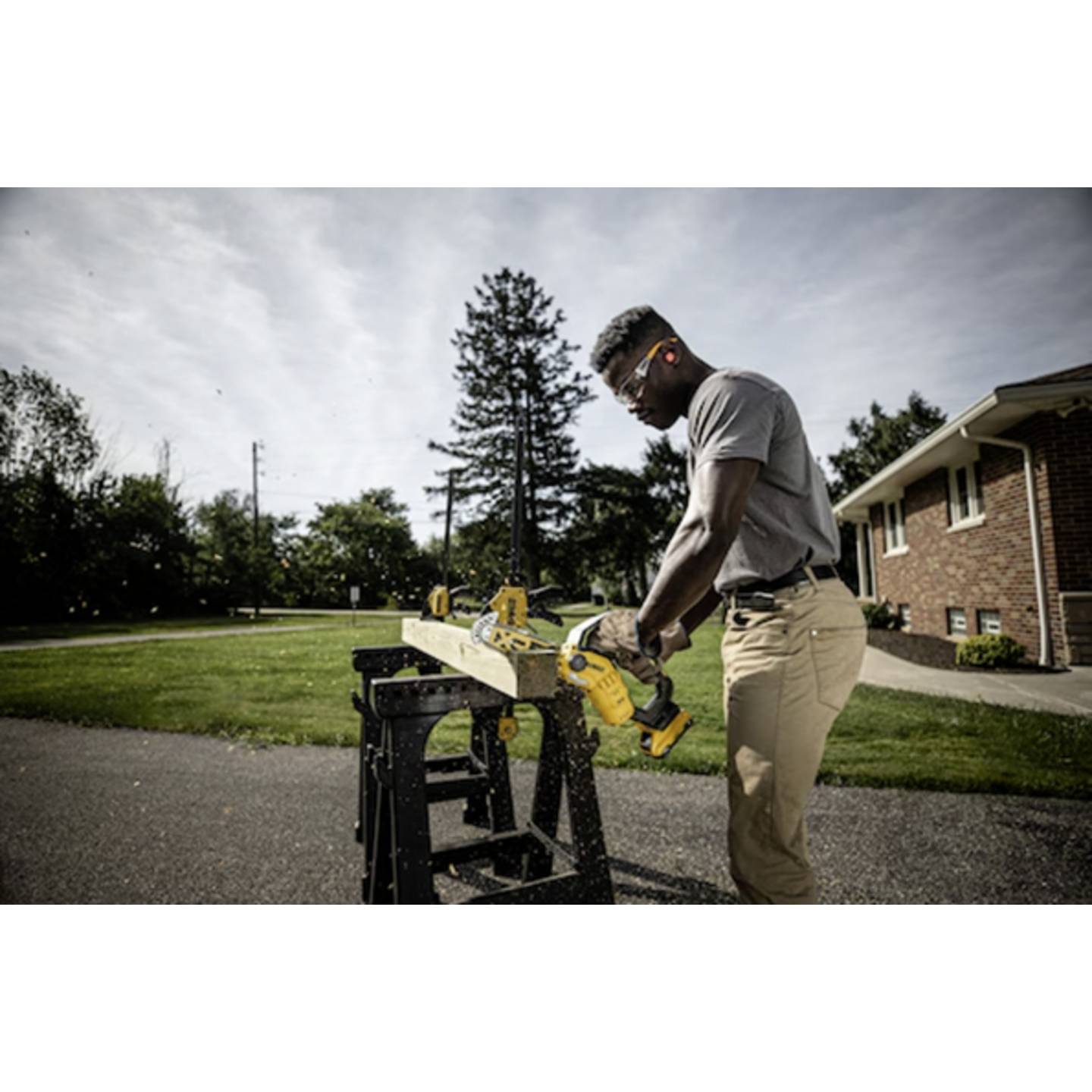 DeWalt Akku-Kettensäge DCMPS520N-XJ 200mm bürstenlos 18V Schwertlänge 200mm - 5035048821404
