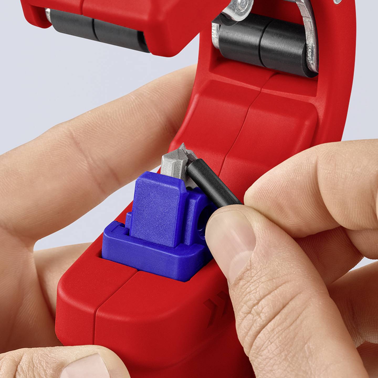 Knipex Rohrabschneider DP50 für Kunststoffrohre bis 50 mm, 202 mm lang - 4003773087809