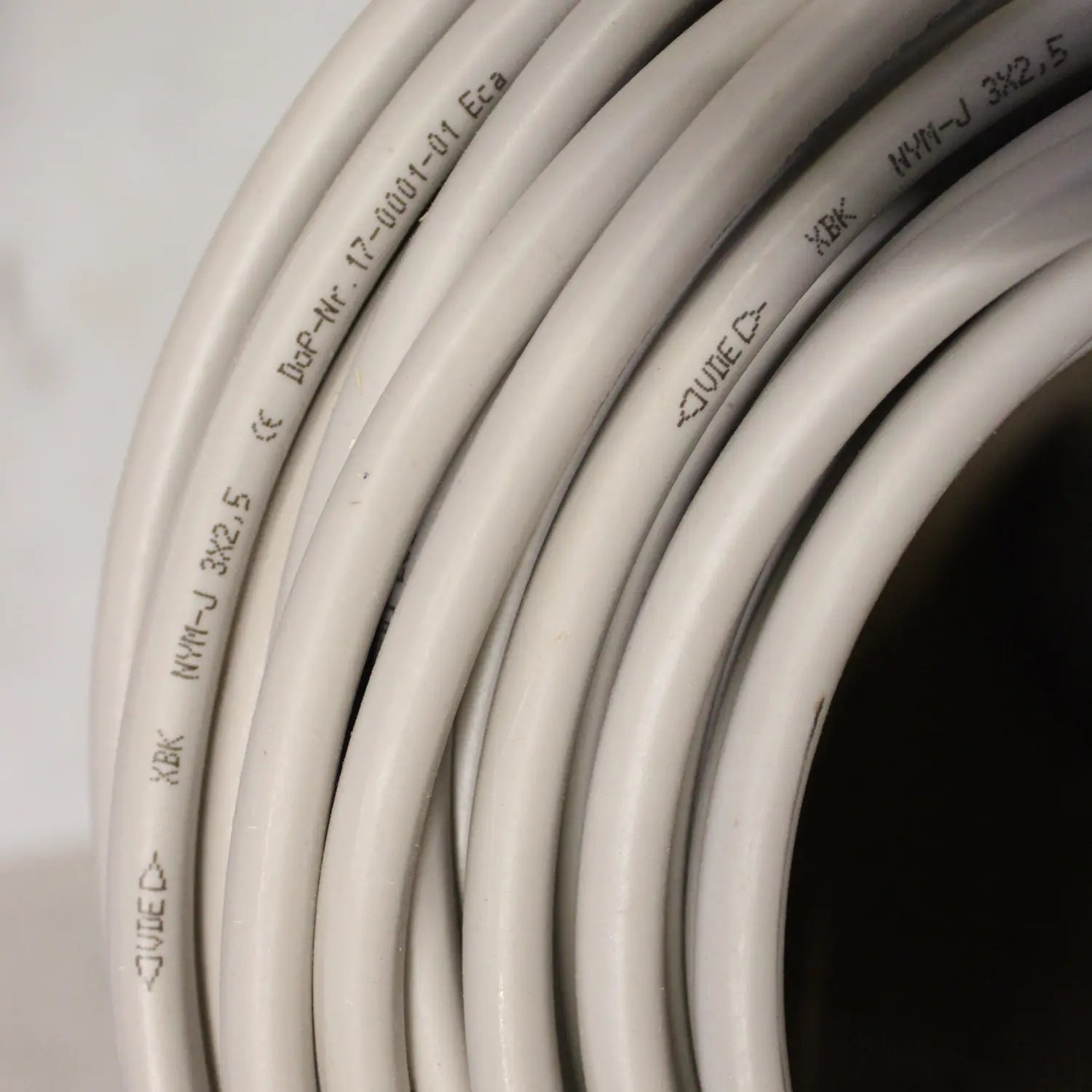 B-Ware Lapp Mantelleitung Installationskabel Nym J 3 X 2.5 Mm² Grau Meterware 190 Meter - 2050000193965