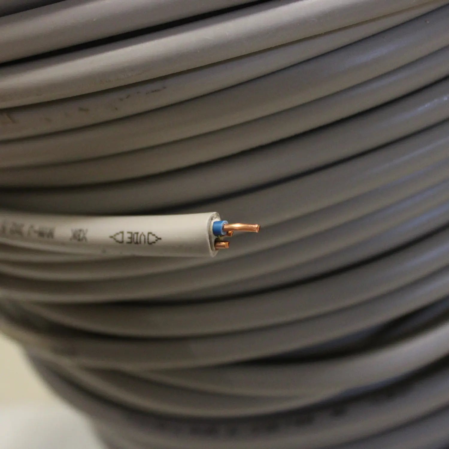 B-Ware Lapp Mantelleitung Installationskabel Nym J 3 X 2.5 Mm² Grau Meterware 190 Meter - 2050000193965