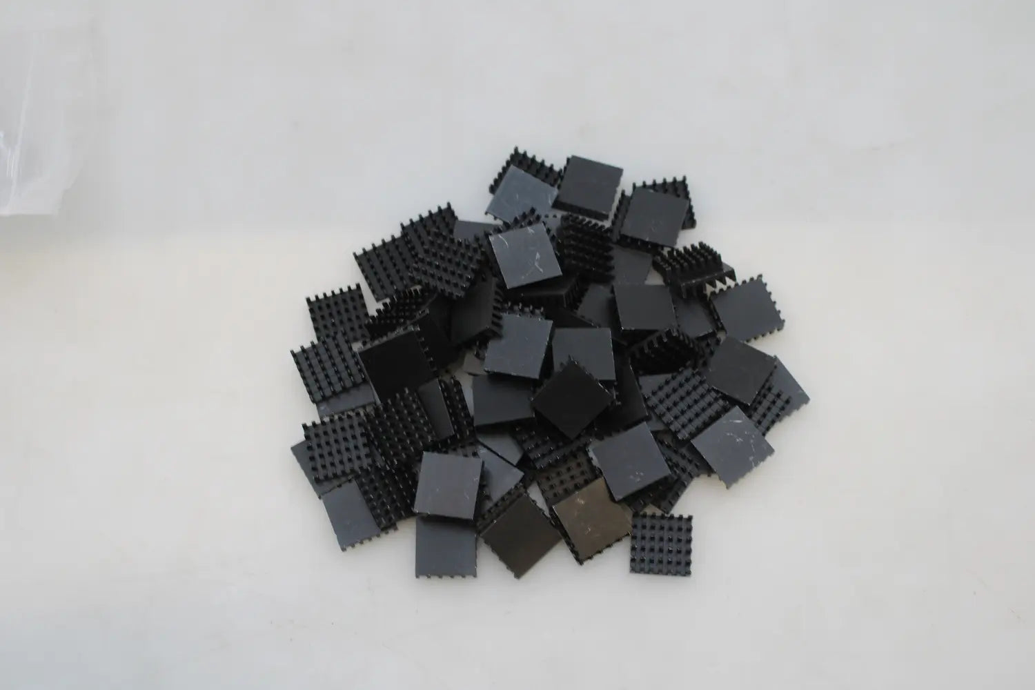 B-Ware Fischer Elektronik Kühlkörper Kühlprofil Ick Bga 23 X 23 Schwarz Alu 96 Stück - 2050000352126