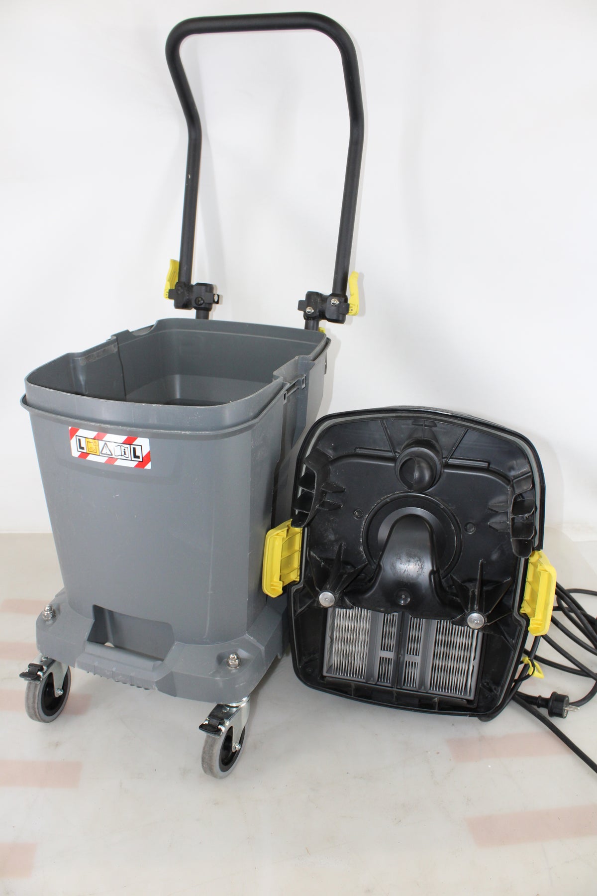 Kärcher Nass-Trockensauger Industriestaubsauger Feinstaub NT SIEHE TEXT/FOTO - 4054278061375