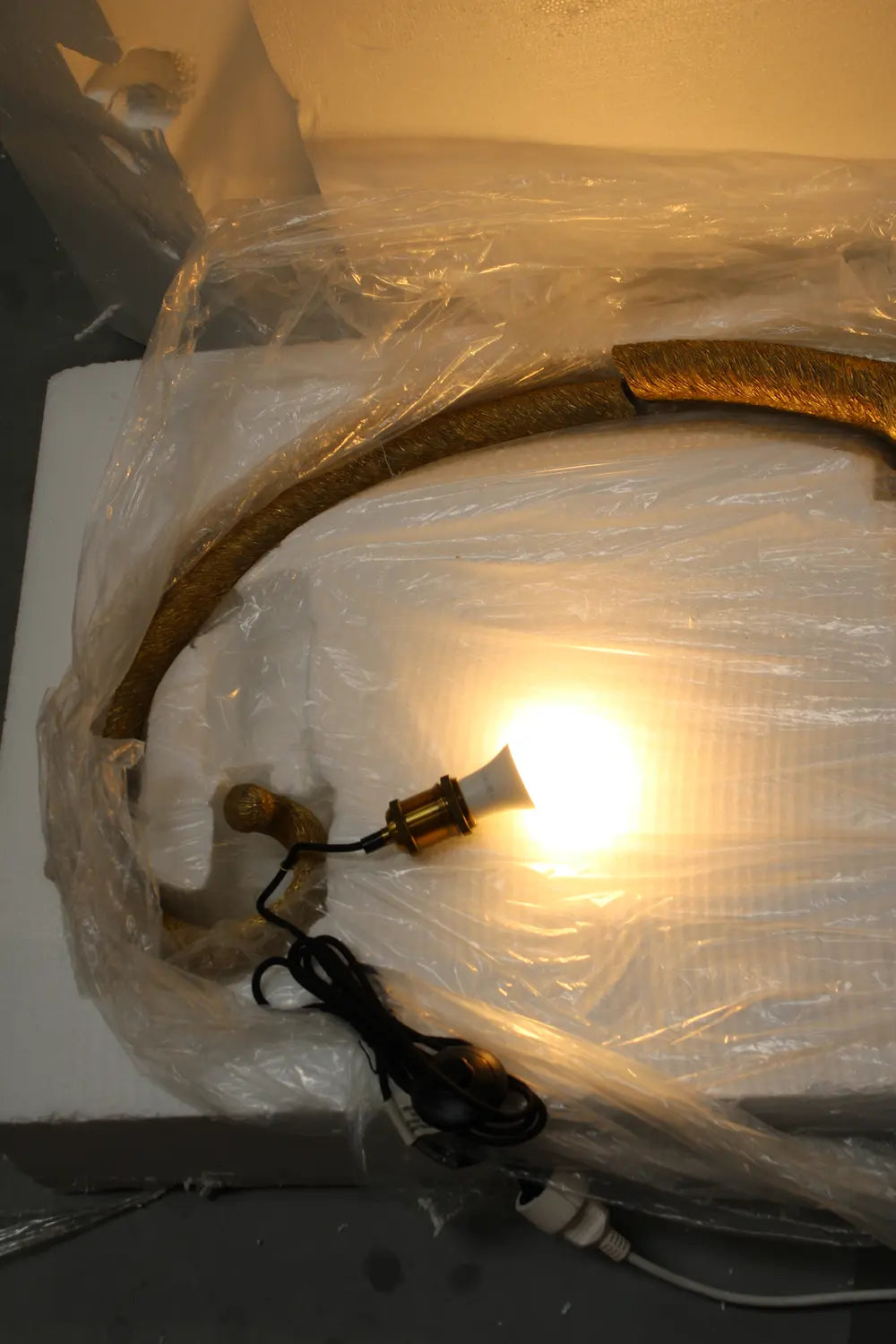 C-Ware Kare Bodenleuchte Stehlampe Monkey Dance Gold Kunstharz Lampe Siehe Text/Fotos - 4025621568827