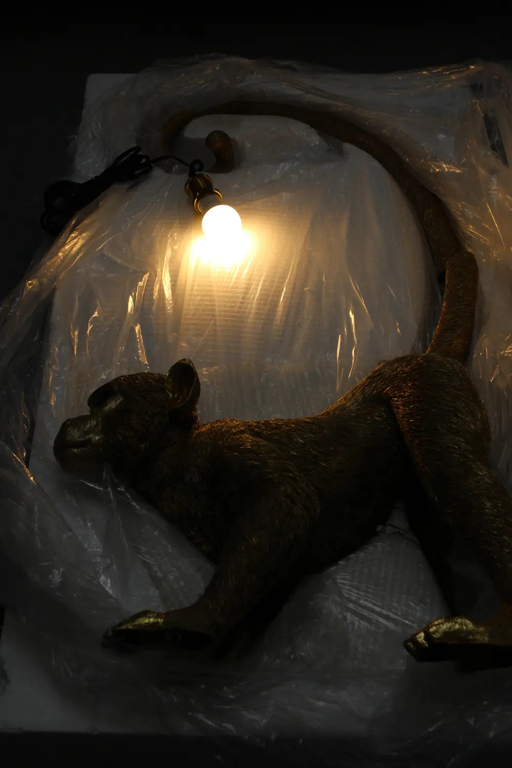 C-Ware Kare Bodenleuchte Stehlampe Monkey Dance Gold Kunstharz Lampe Siehe Text/Fotos - 4025621568827