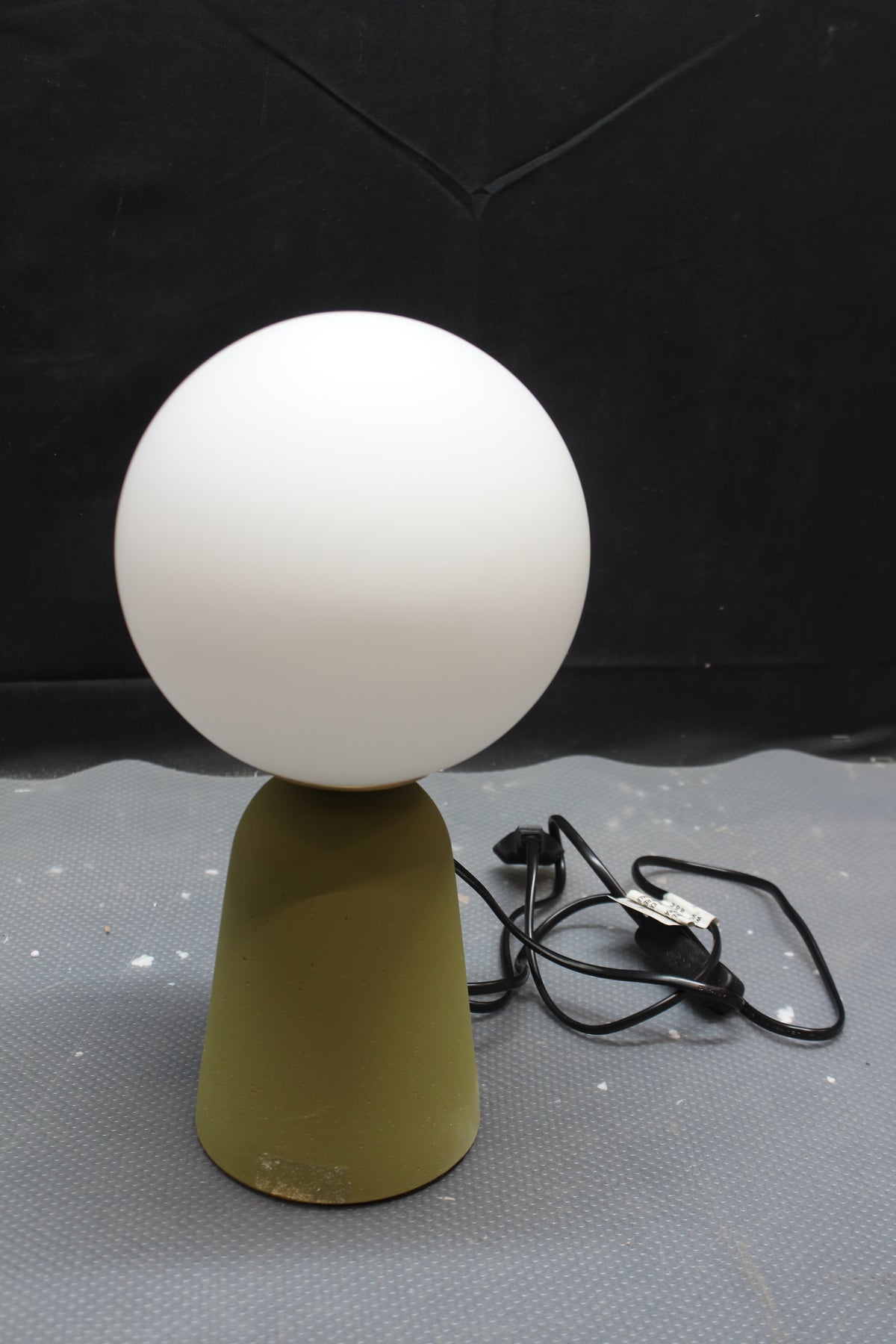 KARE Tischlampe Tischleuchte Bollie Betonfuß grün Opalglas 31 cm SIEHE TEXT/FOTO - 4025621561019