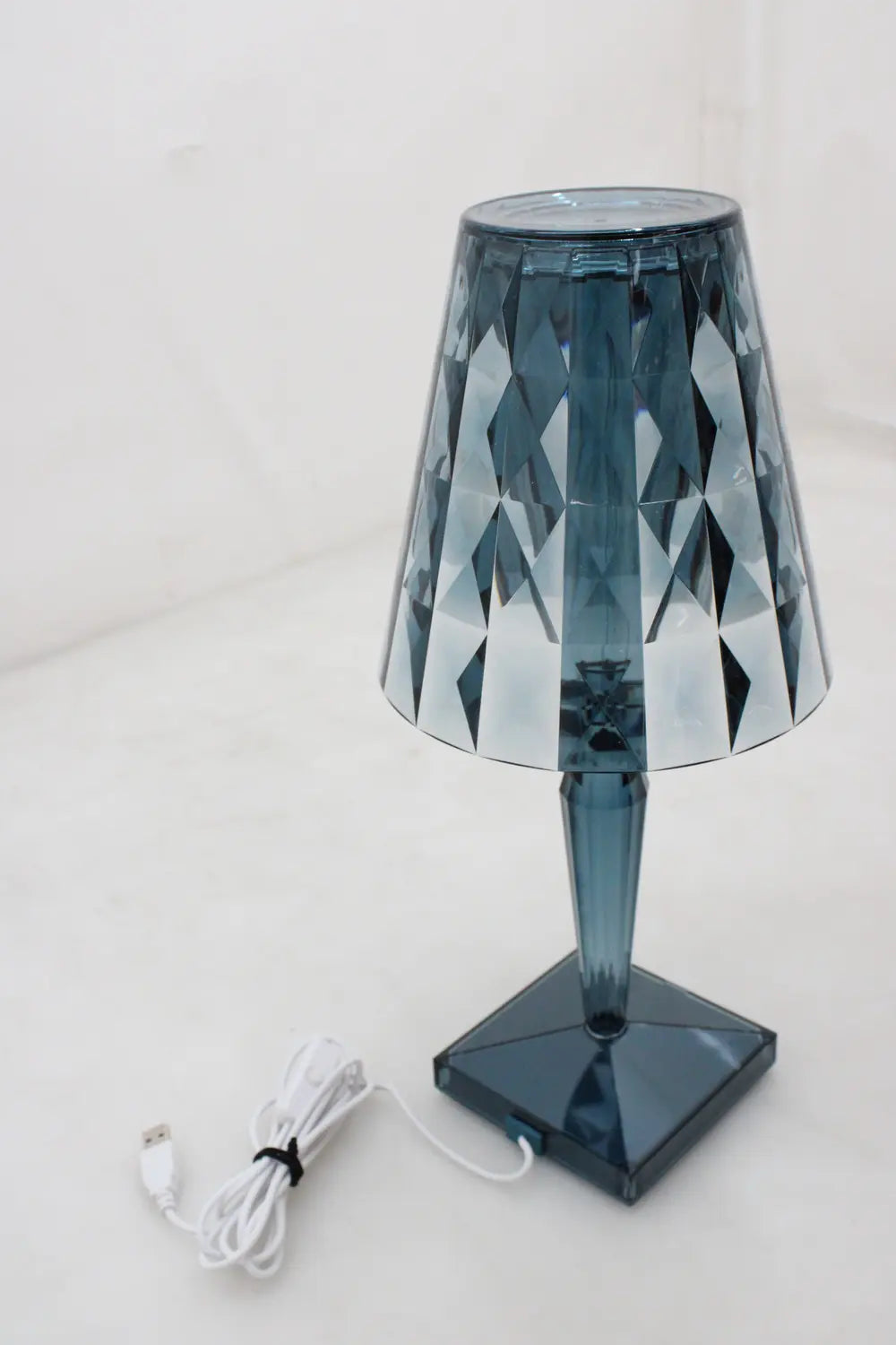 C-Ware Kartell Big Battery Led Tischlampe Tischlampe Leuchte Hellblau Siehe Text/Foto - 8058967295375