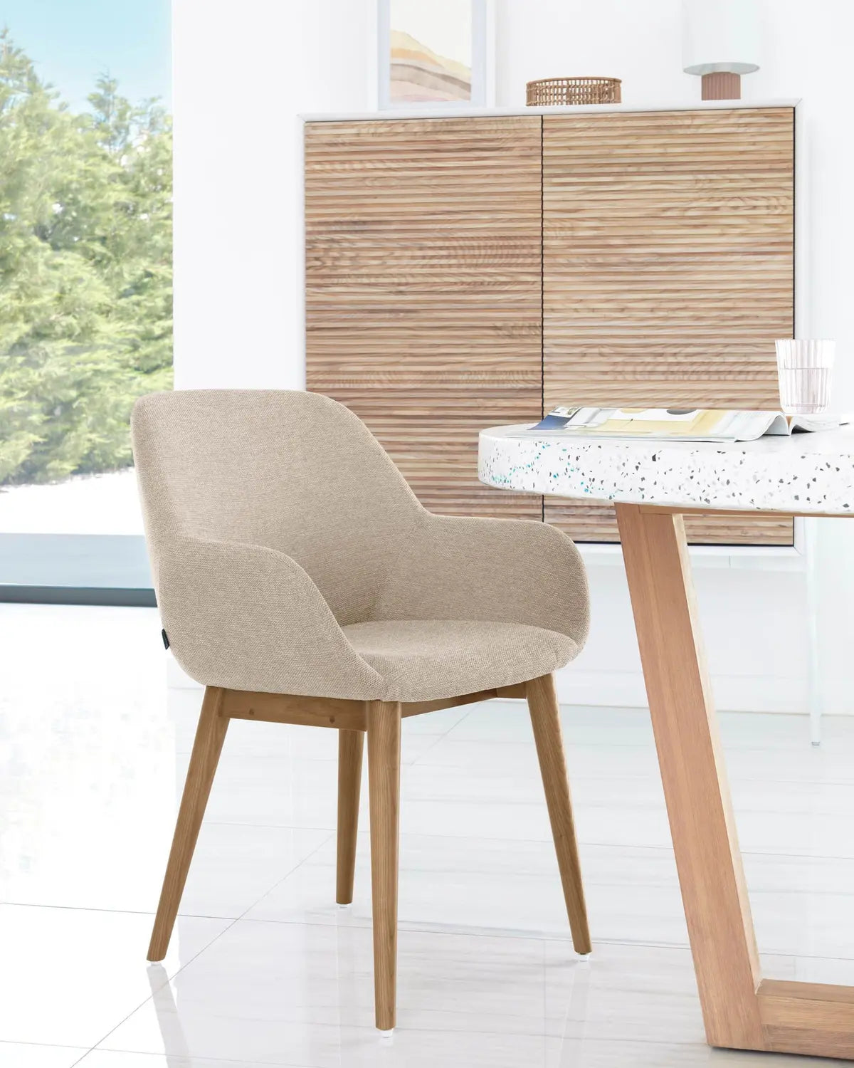 B-Ware Kave Home Esszimmerstuhl Armlehnstuhl Stuhl Konna Beige Holzbeine Gepolstert140 - 8433840682358