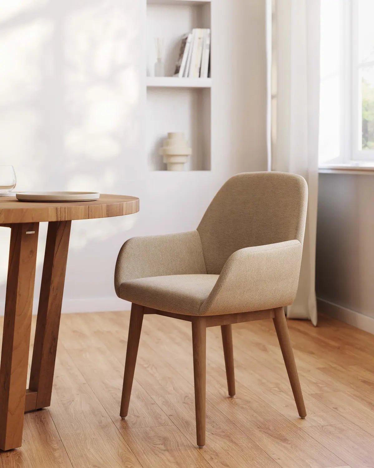 B-Ware Kave Home Esszimmerstuhl Armlehnstuhl Stuhl Konna Beige Holzbeine Gepolstert140 - 8433840682358