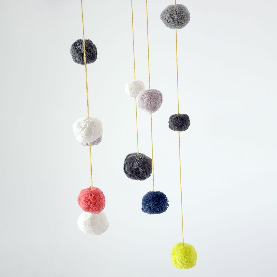 B-Ware Kikadu Mobile Pompons Bettglocke Kindermobile Mobile Babymobile Für Kinderbett - 4260486841818
