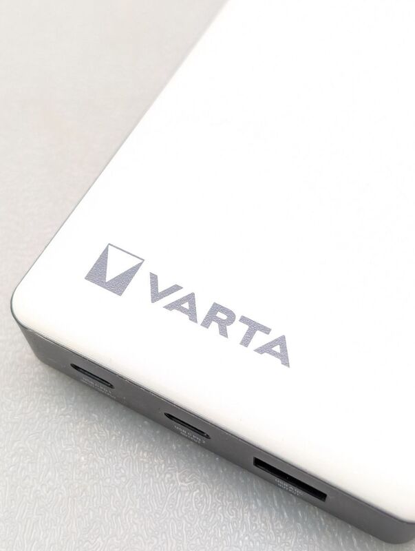 Varta Powerbank 20000 mAh Akku Ladegerät Zusatzakku USB-C Weiß Schwarz - 4008496019083