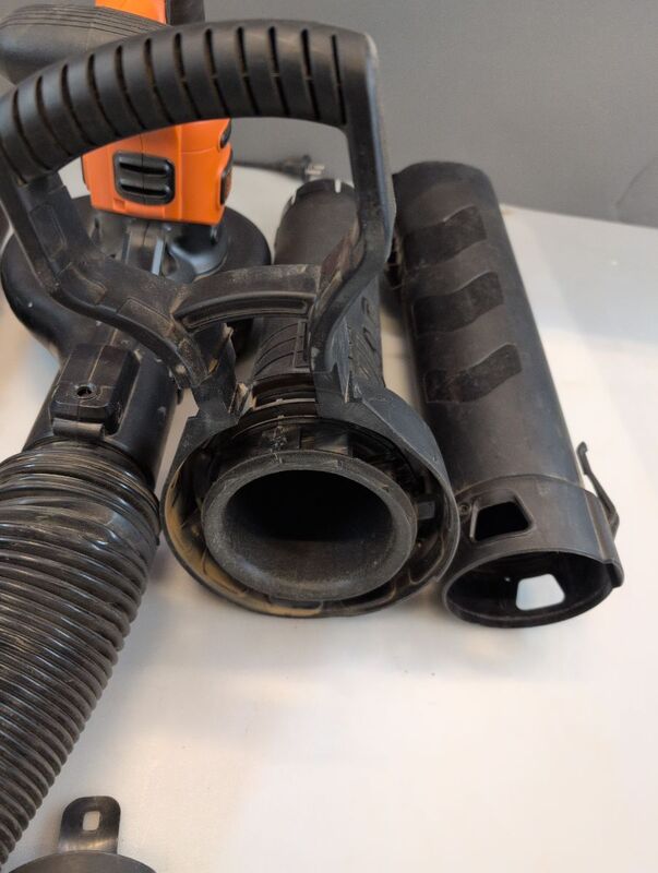 Black & Decker Laubsauger BEBLV300-QS 3-in-1 Elektro Laubbläser Häcksler - 5035048705186