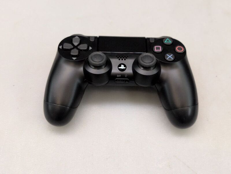 Sony Dualshock 4 Wireless Gamepad schwarz für PlayStation 4 mit Touchpad - 0711719870050