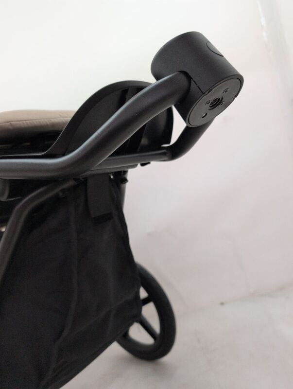 Cybex GOLD Passeggino AVI SPIN Black Seashell Beige - 4063846474820