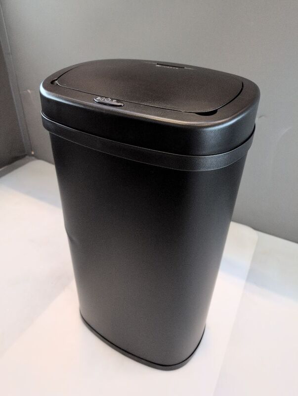 Rechteckiger Mülleimer mit Sensor Automatischer Abfalleimer 60 L schwarz - 4260565529811