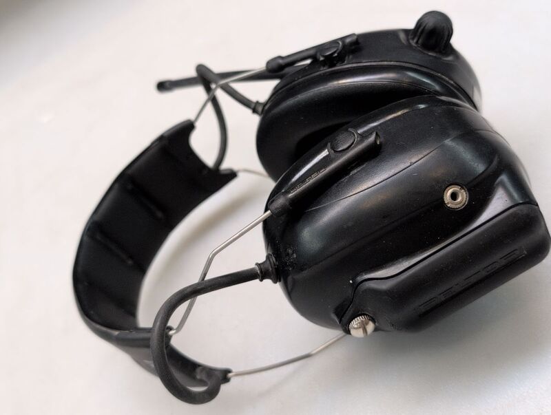 3M Peltor Kapselgehörschutz-Headset HRXD7A-01 31dB inkl. Radio schwarz 367g - 7318640067615