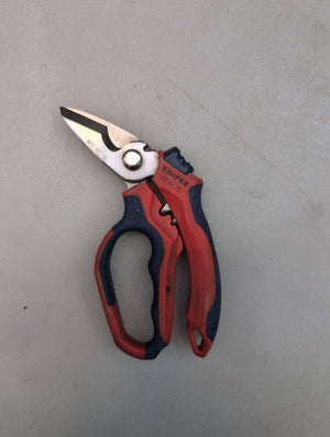 Knipex Gewinkelte Elektrikerschere 190 g 56 HRC für präzises Schneiden