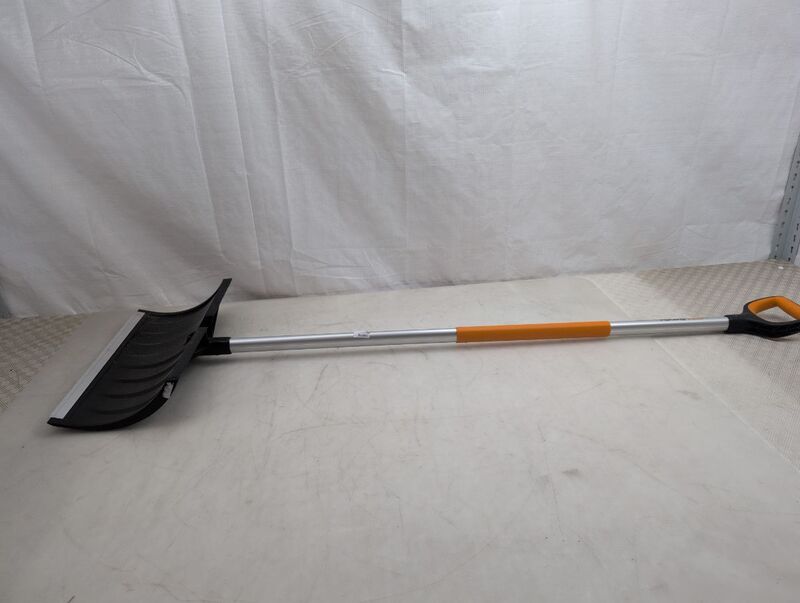 Fiskars Schneeschieber X-series Aluminium Schneeschaufel SoftGrip D-Form - 6411501410283