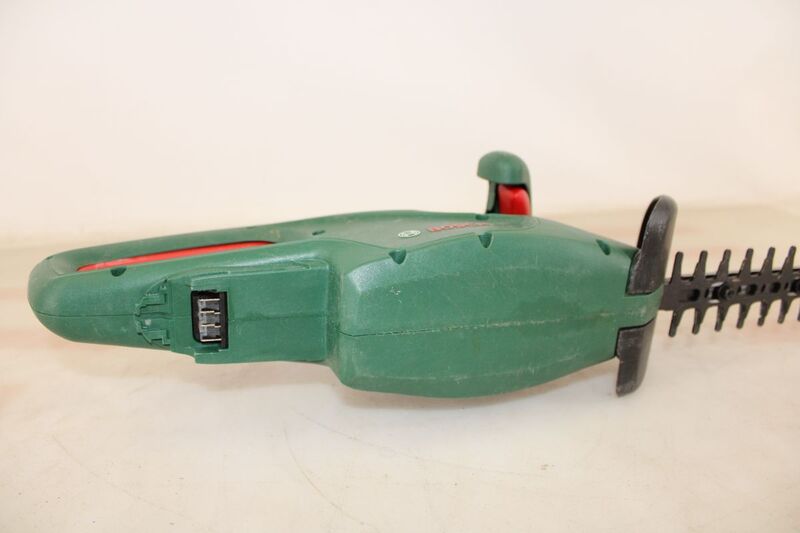 Bosch Heckenschere Akku EasyHedgeCut 18V-52-13 Strauchschere 520mm 2,4kg ohne - 4059952655048