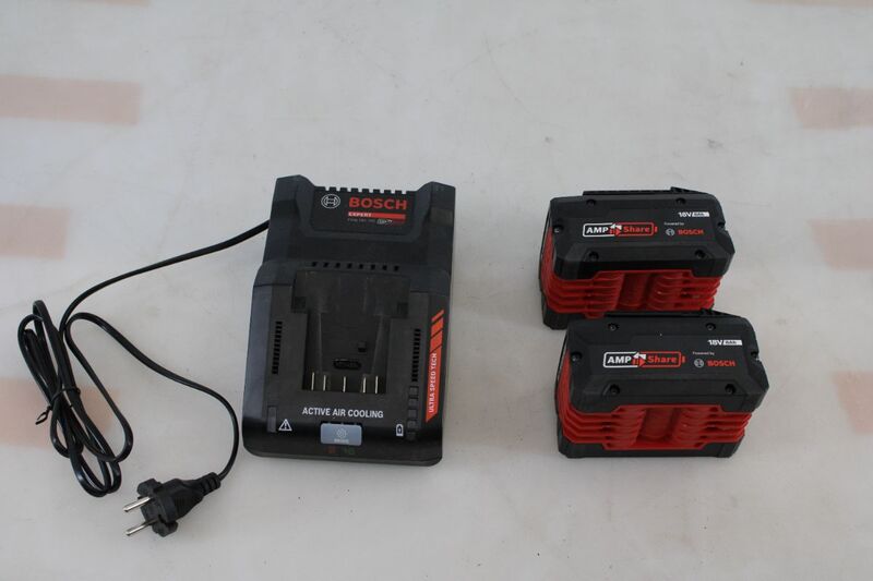 Bosch Professional Werkzeug-Akku EXBA18V-80 2x 18V 8Ah Li-Ion Ladegerät - 4053423342079