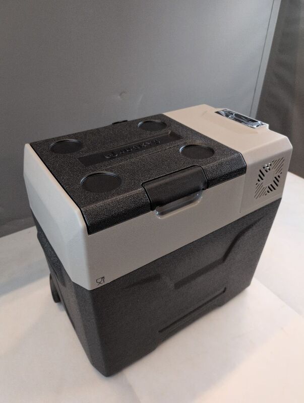 Kompressor Kühlbox Yukon 50l Kühlgerät mit App Steuerung und USB Anschluss grau - 4260565528043