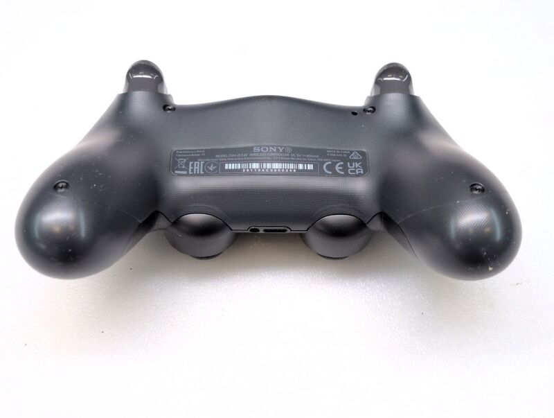 Sony Dualshock 4 Wireless Gamepad schwarz für PlayStation 4 mit Touchpad - 0711719870050