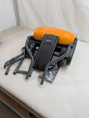 B-Ware Fiskars Spindelmäher Rasenmäher Momentum umweltschonend ergonomisch 46cm grün