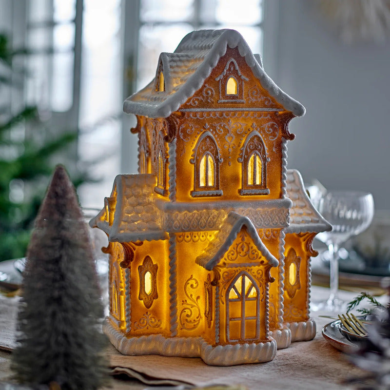 Bloomingville Dekohaus Häuschen Weihnachtsdekoration Licht braun Polyresin 37cm - 5711173346691