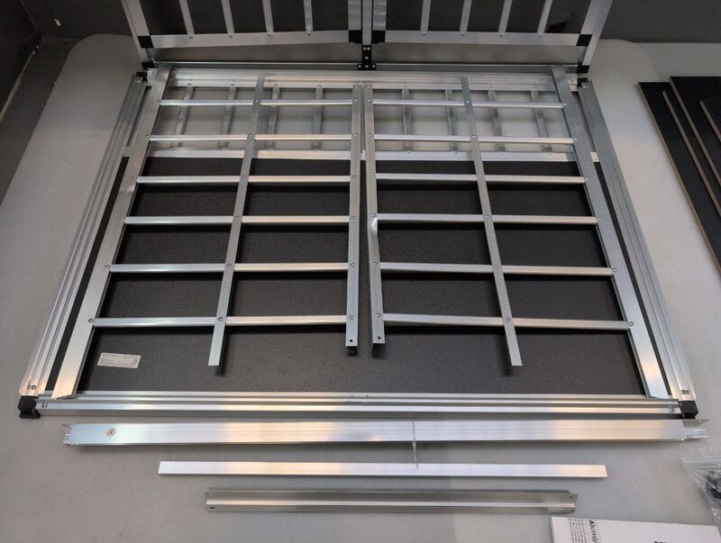 Hundebox Auto Hundetransportbox Alu für große Hunde Kofferraum Rücksitz XL - 4260304765616