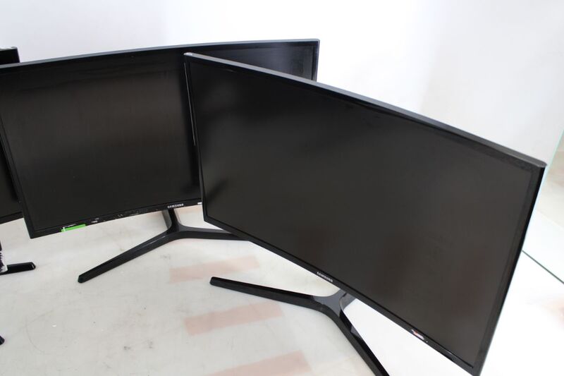 4x Samsung 27 Zoll Curved Monitore C27F398FWR / C27F396FHU – Set - 1