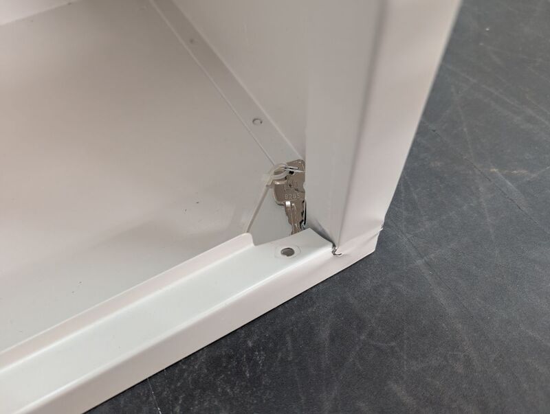 Stier Wandschrank Aufbewahrung grau platzsparend abschließbare Tür 60x80x30cm - 4251709645917