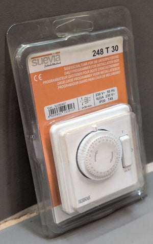 C-Ware Suevia Unterputz-Zeitschaltuhr analog Tagesprogramm 1200W IP20 Innenbereich