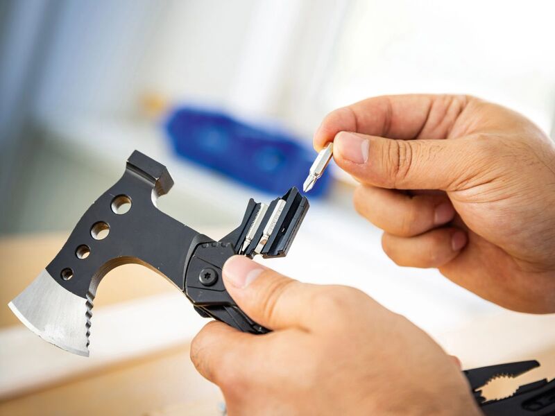 LUX-TOOLS Multi-Tool Axt Zange Kombizange Werkzeug robustes Design - 4007875030008